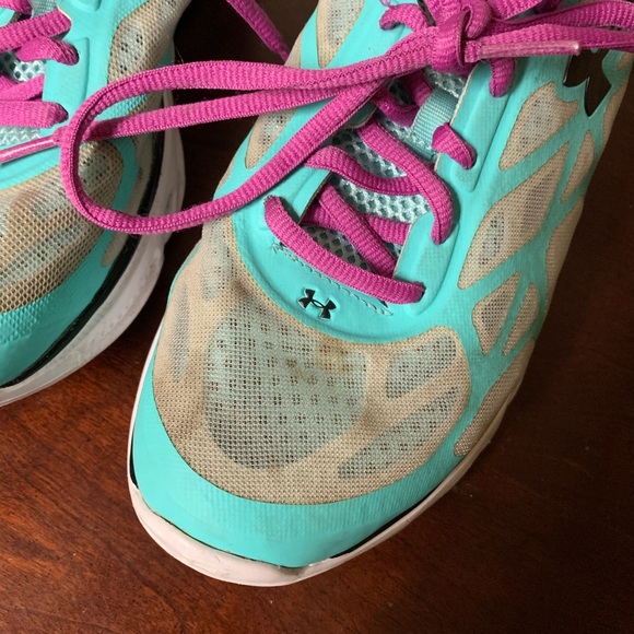 Under Armour Running Shoes - Picture 6 of 7